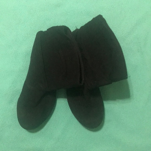 Shoes - Picture 2 of 2